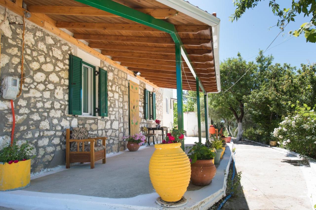 Traditional Houses In The Village Lazaráta Exteriér fotografie