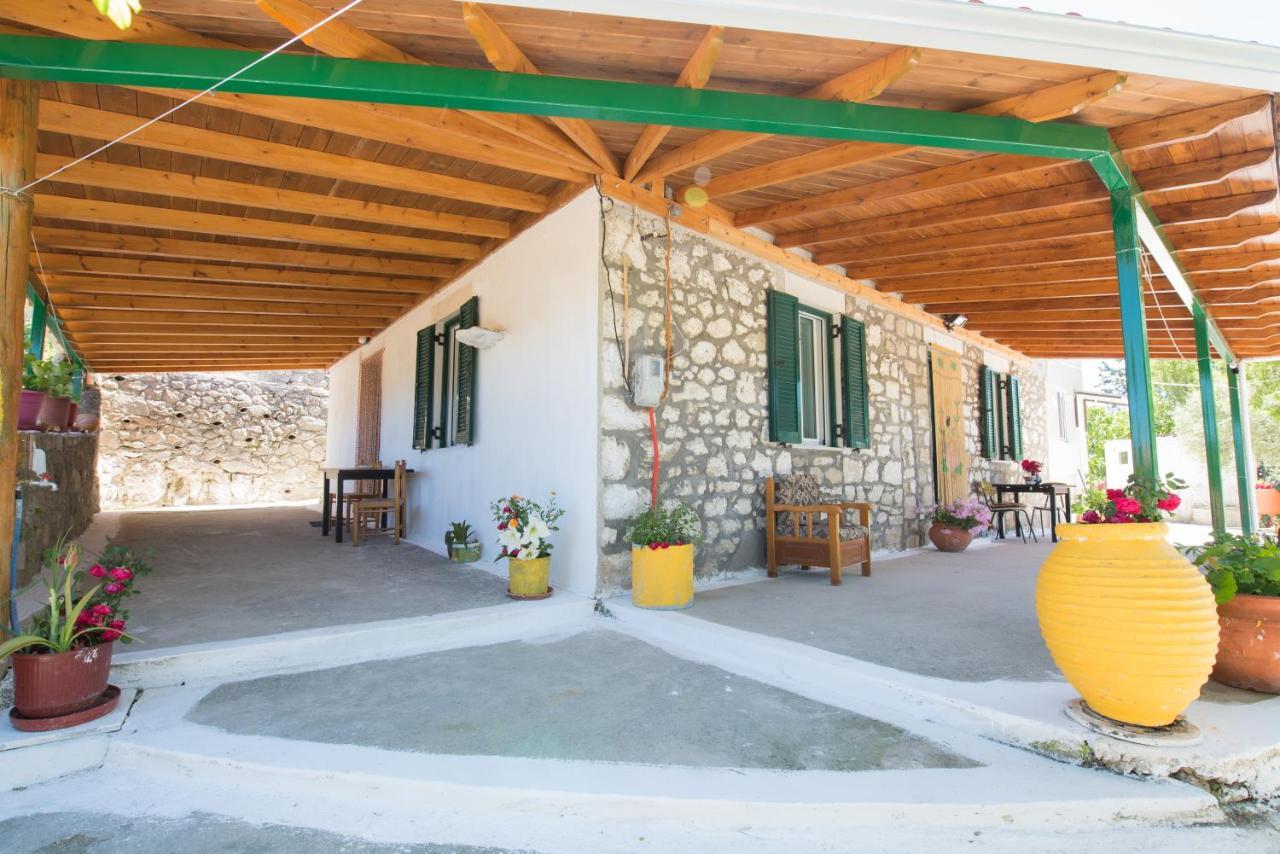 Traditional Houses In The Village Lazaráta Exteriér fotografie